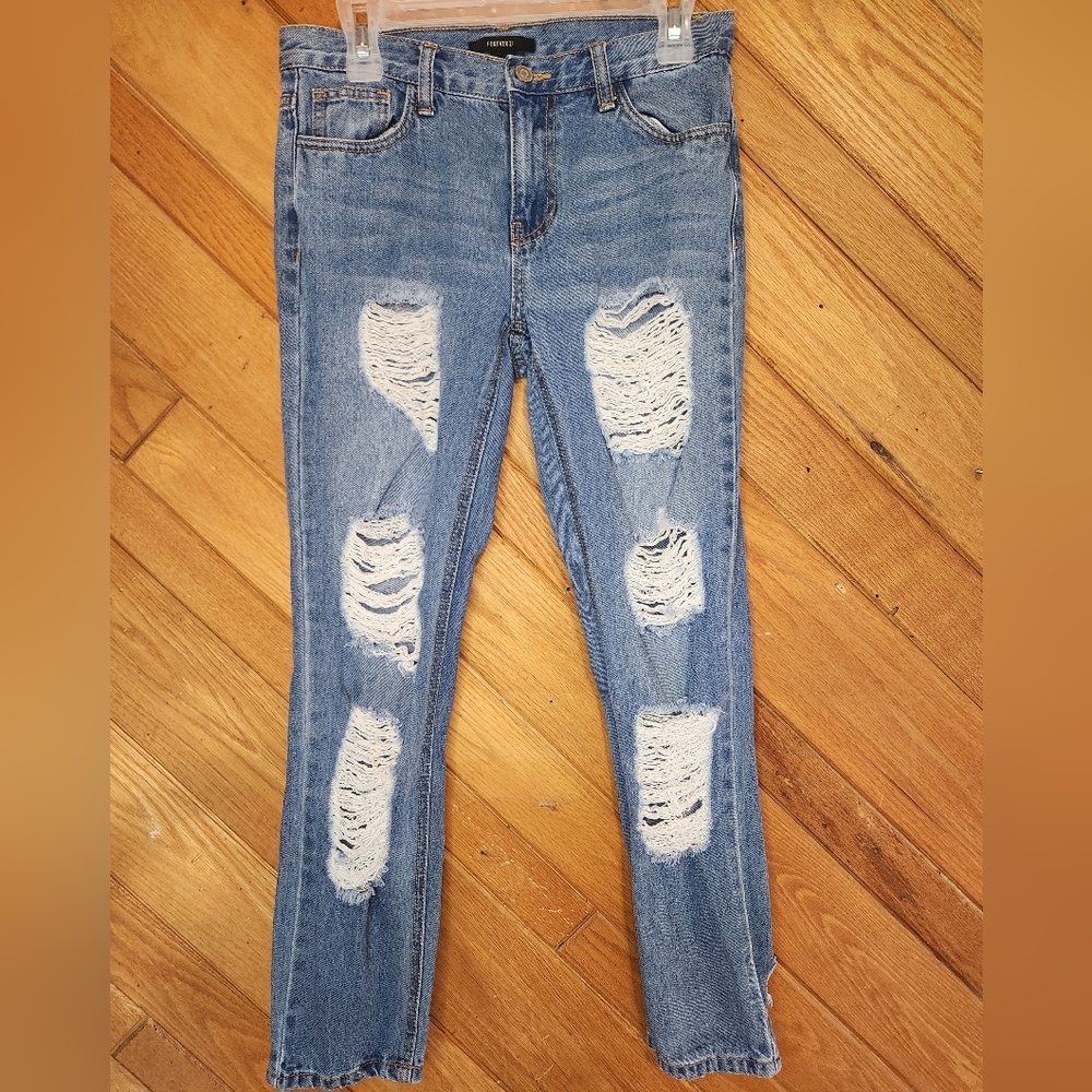 Forever 21 medium wash ripped straight leg denim jeans size small